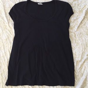 Old Navy black tee
